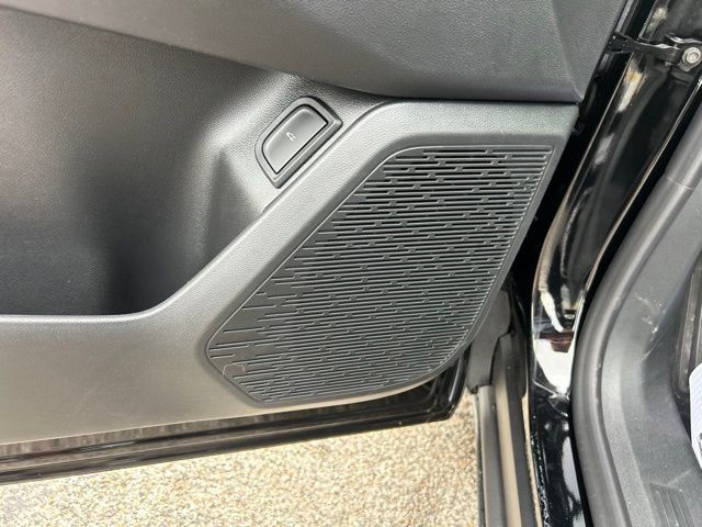 New 2027 Chevrolet Equinox LT w/ Convenience Package II FWD image 14