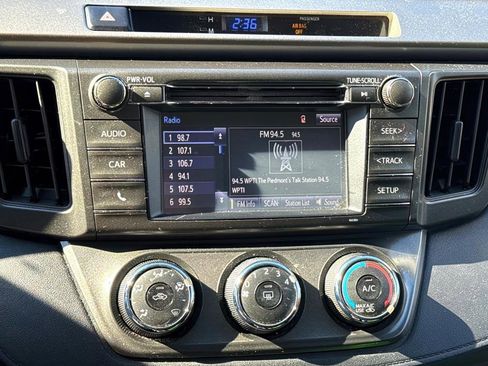 Used 2015 Toyota RAV4 LE image 17