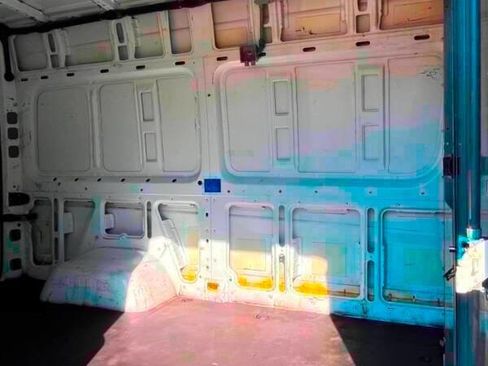 Used 2014 Freightliner Sprinter 3500 image 18