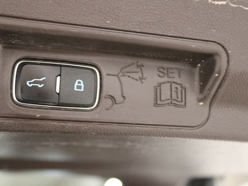 Used 2022 Ford Explorer King Ranch w/ Technology Package image 16