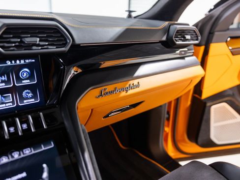 Used 2024 Lamborghini Urus S AWD/4WD image 48