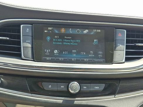 Used 2019 Buick Enclave Essence AWD/4WD image 17