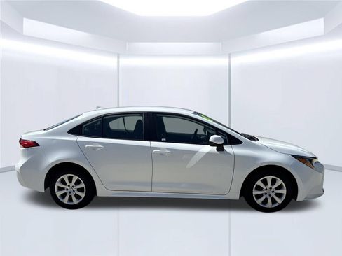 Used 2024 Toyota Corolla LE FWD image 4