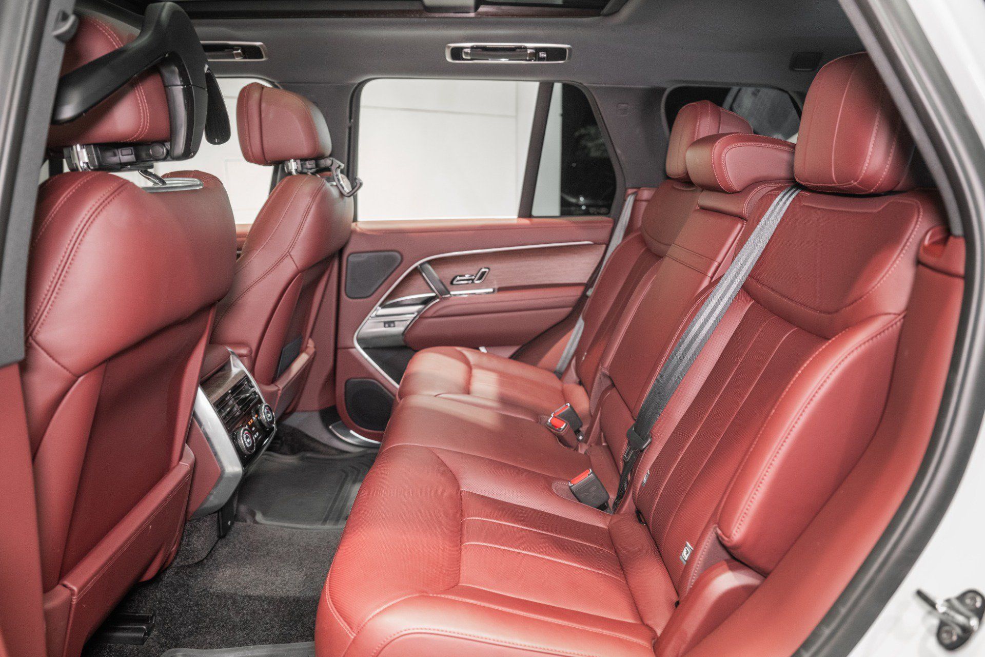 Used 2025 Land Rover Range Rover SE AWD/4WD image 19