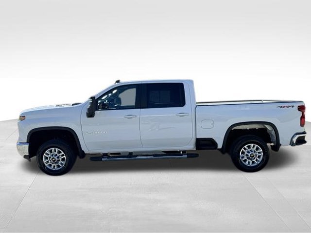 Used 2025 Chevrolet Silverado 2500 LT w/ Convenience Package AWD/4WD image 5