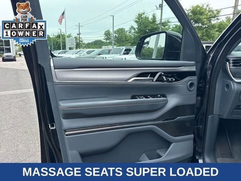 Used 2023 Jeep Grand Wagoneer L Series II w/ Premium Group II AWD/4WD image 41