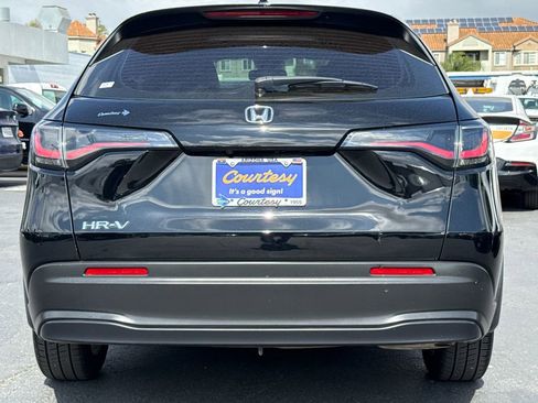 Used 2025 Honda HR-V LX image 12