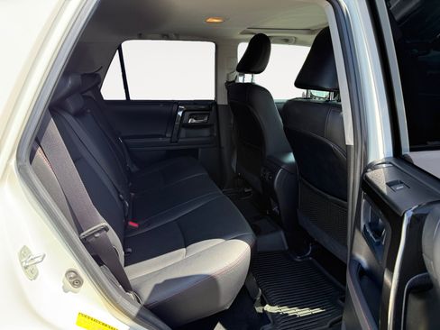 Used 2023 Toyota 4Runner TRD Off-Road Premium w/ Moonroof Package AWD/4WD image 18