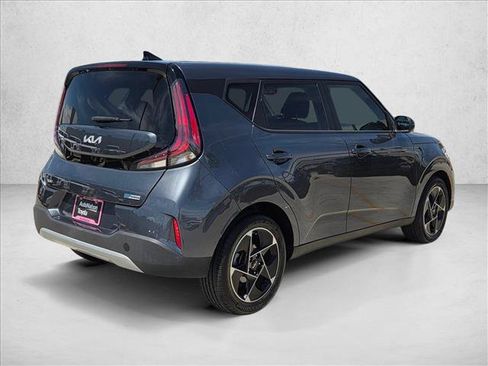 Used 2023 Kia Soul EX FWD image 5