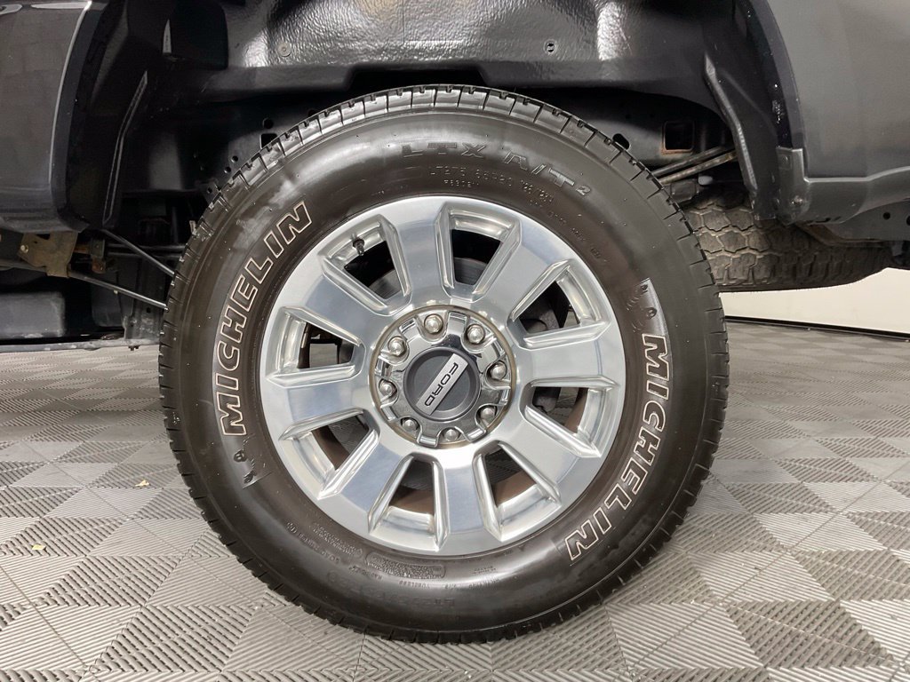 Used 2022 Ford F250 Platinum w/ FX4 Off-Road Package AWD/4WD image 10
