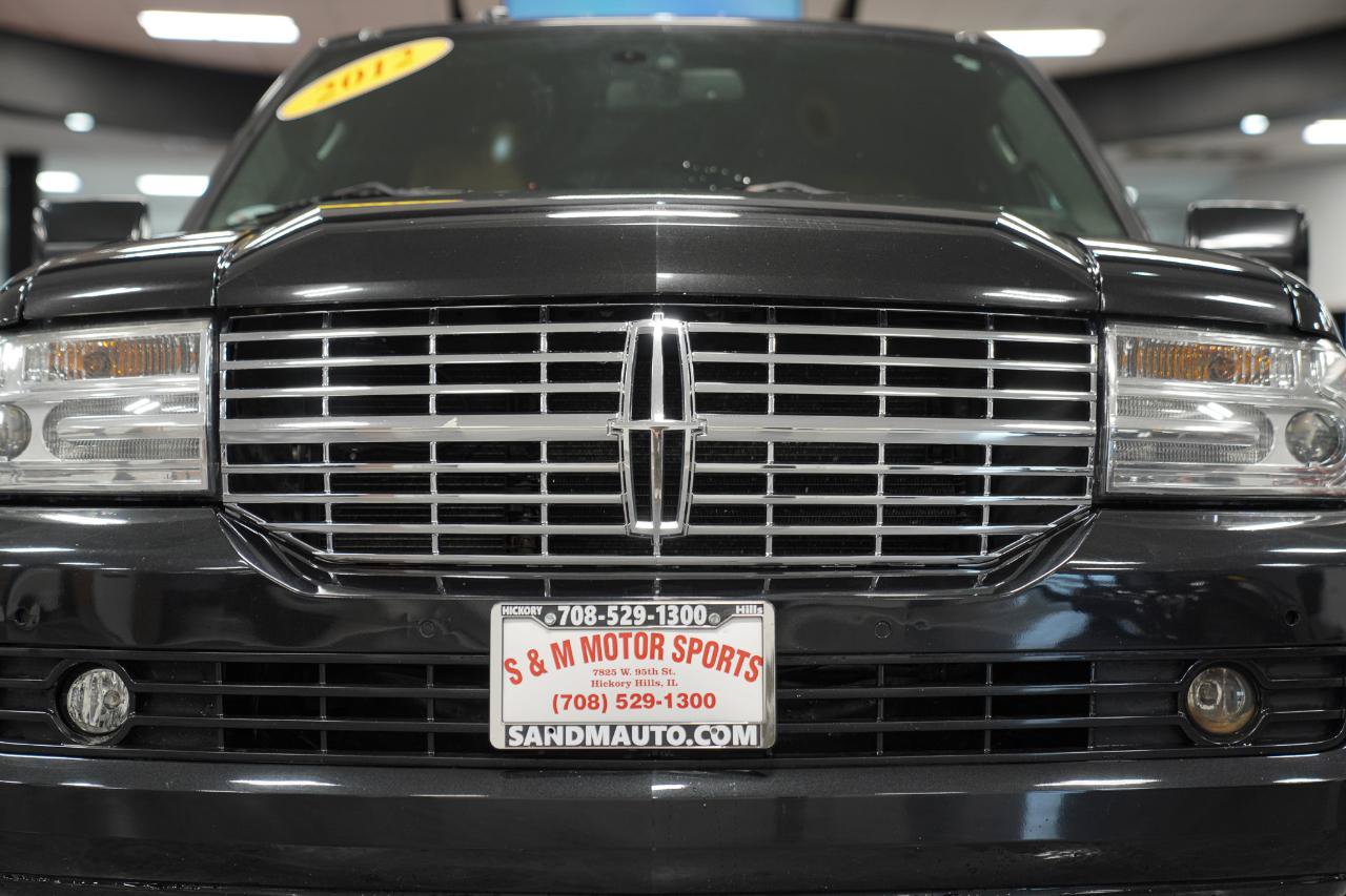 Used 2012 Lincoln Navigator 4WD image 4