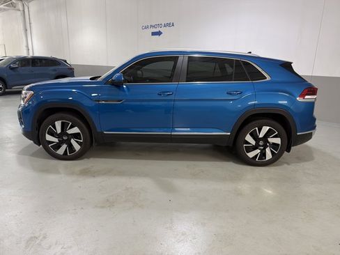Used 2025 Volkswagen Atlas Cross Sport SEL AWD/4WD image 5