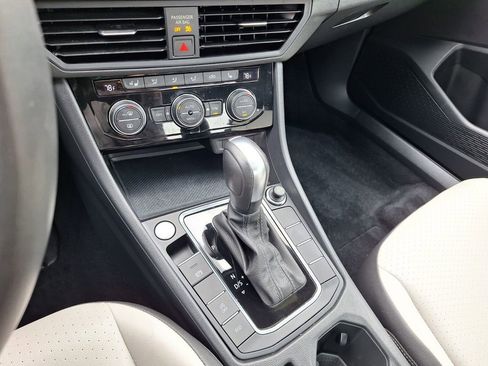 Used 2021 Volkswagen Jetta R-Line w/ R-Line Cold Weather Package image 15