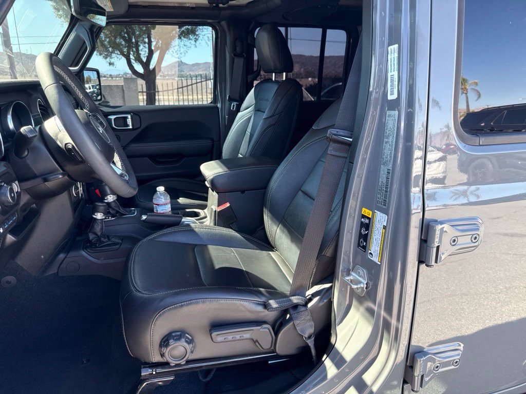 Used 2023 Jeep Wrangler Unlimited Sahara AWD/4WD image 20