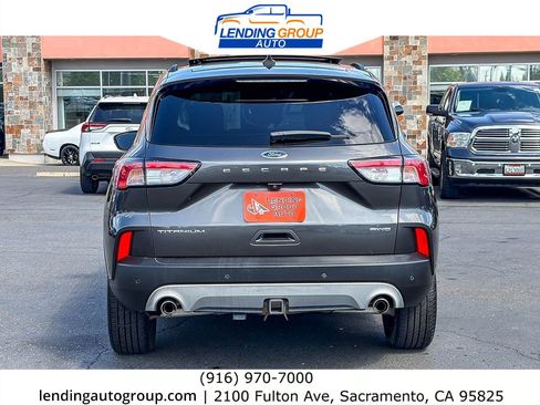 Used 2020 Ford Escape Titanium w/ Titanium Premium Package 2.0 AWD/4WD image 3