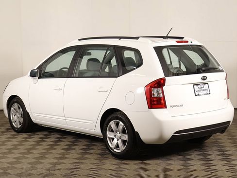 Used 2007 Kia Rondo LX w/ Convenience Pkg image 4