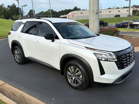 New 2026 Nissan Pathfinder SL FWD image 8