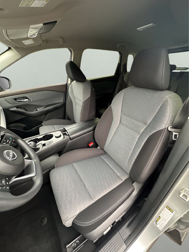 Used 2023 Nissan Rogue SV AWD/4WD image 14