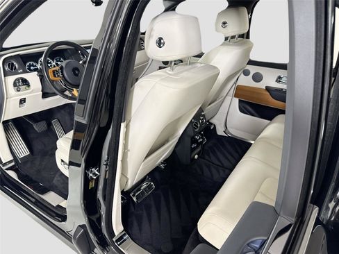 Used 2019 Rolls-Royce Cullinan image 28