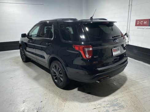 Used 2018 Ford Explorer XLT w/ Equipment Group 202A image 4