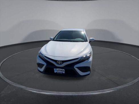 Certified 2022 Toyota Camry SE w/ Convenience Package image 3