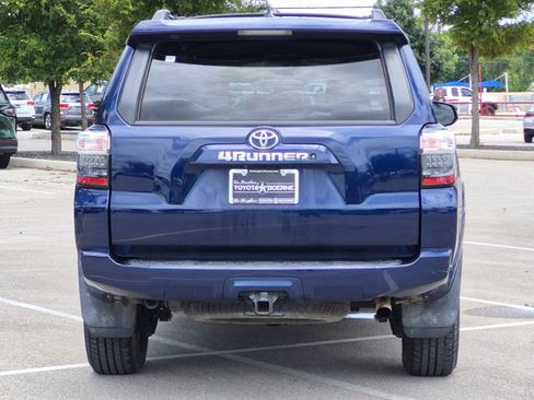 Used 2019 Toyota 4Runner SR5 RWD image 4