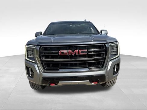 Used 2024 GMC Yukon AT4 w/ Technology Package AWD/4WD image 8