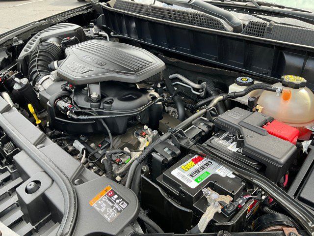Used 2018 Cadillac XT5 Platinum w/ Driver Assist Package AWD/4WD image 8