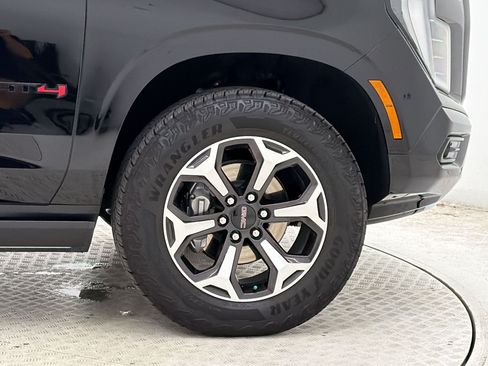 Used 2026 GMC Yukon AT4 Ultimate AWD/4WD image 13
