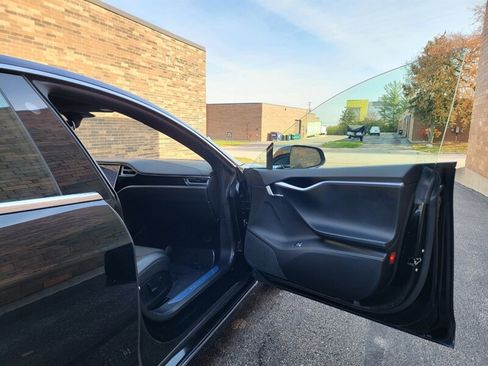 Used 2018 Tesla Model S 75D image 24