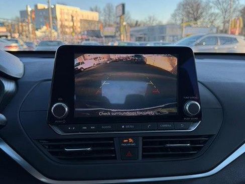 Used 2022 Nissan Altima 2.5 SV image 17