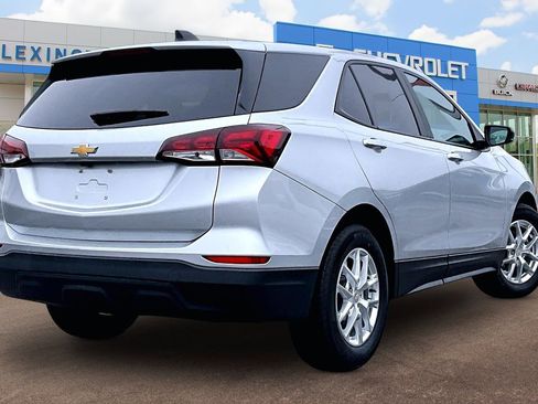 Used 2022 Chevrolet Equinox LS w/ LS Convenience Package image 12