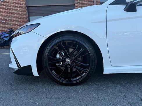 Used 2025 Toyota Camry SE w/ Convenience Package FWD image 5