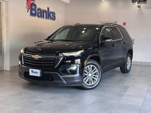 Certified 2022 Chevrolet Traverse LT image 2