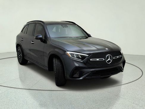 Used 2024 Mercedes-Benz GLC 300 4MATIC image 4