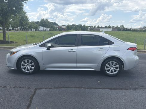 Used 2023 Toyota Corolla LE FWD image 6