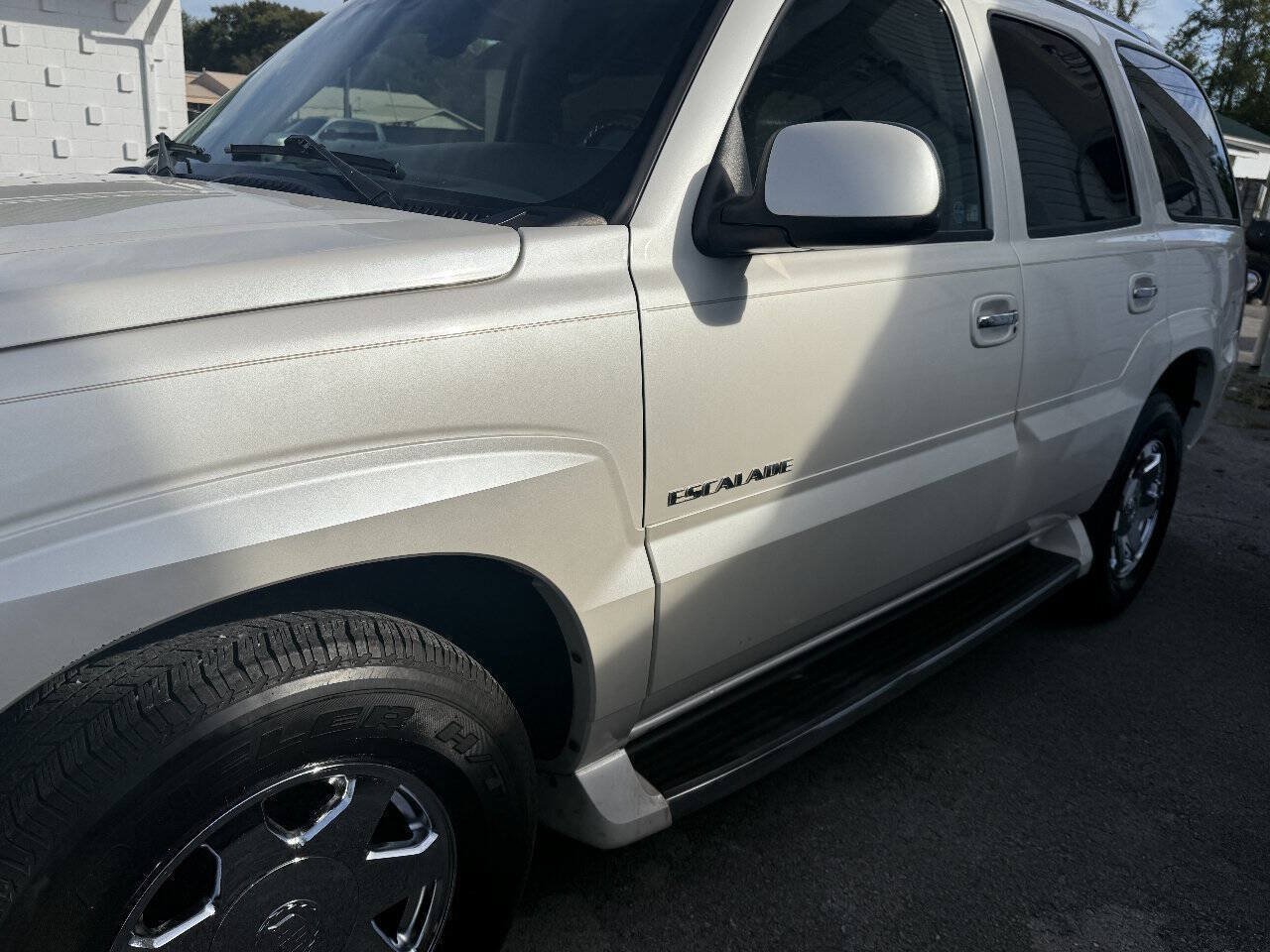 Used 2003 Cadillac Escalade 2WD image 16