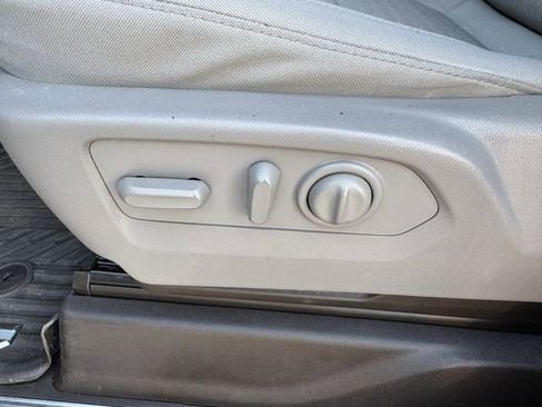 Used 2022 Chevrolet Silverado 1500 LT image 22