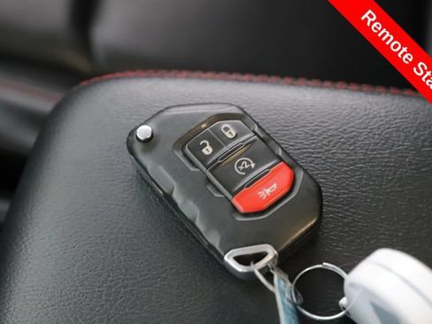 Used 2020 Jeep Gladiator Rubicon AWD/4WD image 3