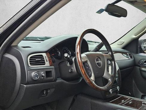 Used 2013 GMC Yukon XL Denali image 7