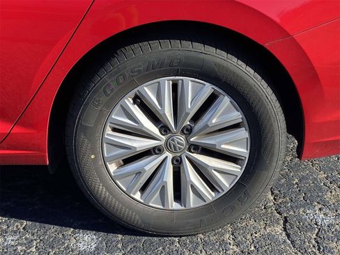 Used 2019 Volkswagen Jetta S w/ Driver Assistance Package image 11