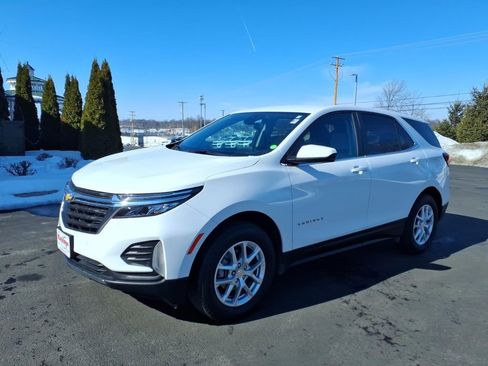 Used 2023 Chevrolet Equinox LT w/ Driver Convenience Package AWD/4WD image 2