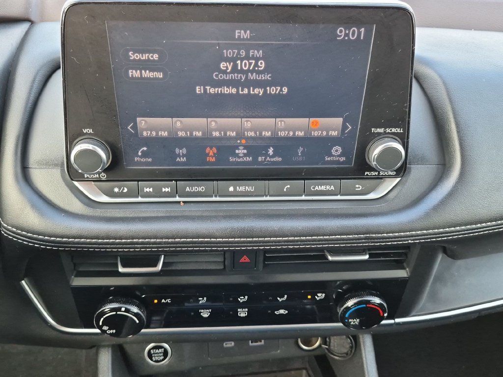 Used 2023 Nissan Rogue S FWD image 17