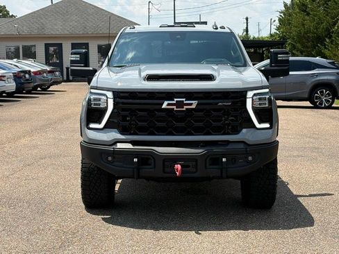 Used 2024 Chevrolet Silverado 2500 ZR2 w/ ZR2 Bison Edition AWD/4WD image 11