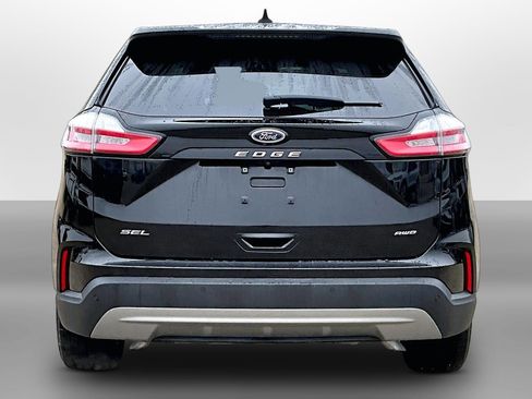 Used 2024 Ford Edge SEL w/ Convenience Package image 4