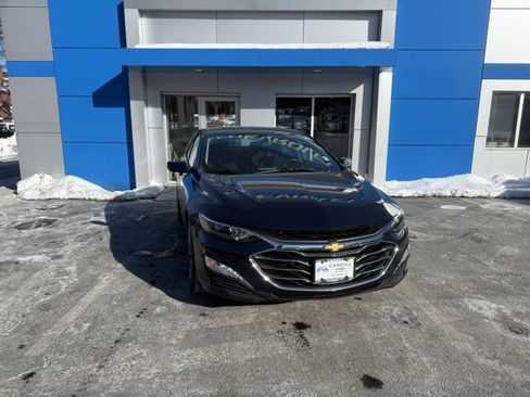 Certified 2022 Chevrolet Malibu LT image 3