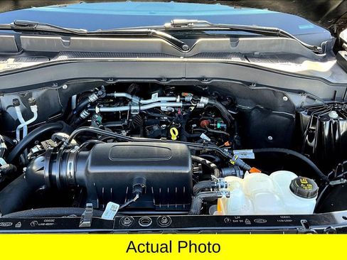 Used 2022 Ford Explorer XLT w/ Equipment Group 202A image 9