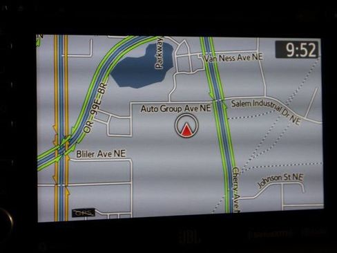 Used 2019 Toyota Sienna SE image 22