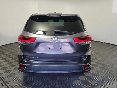 Used 2018 Toyota Highlander Limited AWD/4WD image 5