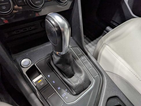 Used 2019 Volkswagen Tiguan SE image 27